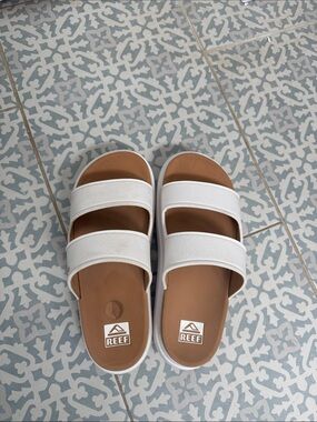 Reef Women’s White waterproof Double-Strap Slide Sandals with Brown Footbed